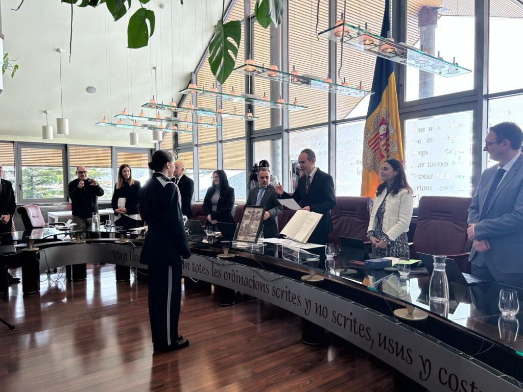 Reunión del Consell de Comú de Canillo para aprobar la modificación del plan de urbanismo.