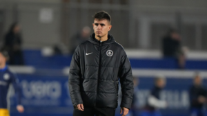 Carles Manso en el banquillo durante un partido de fútbol