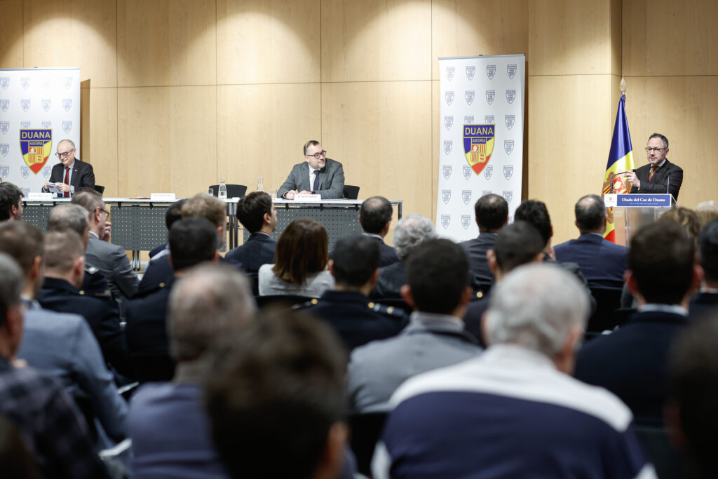 Discurso del cap de Govern sobre el contrabando en el Pas de la Casa