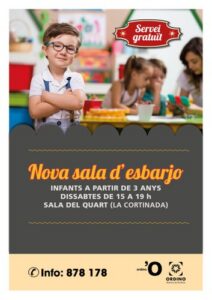 Niño sonriente en un nuevo espacio recreativo para niños y jóvenes en la Cortinada