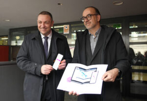 Funcionarios presentan plataforma digital para transporte escolar.