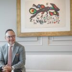 Luís Montenegro durante su visita oficial a Andorra en un entorno elegante