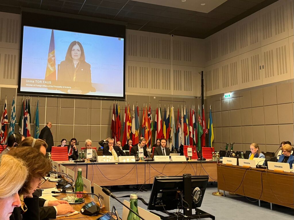 Ministra de Asuntos Exteriores de Andorra interviniendo en la OSCE.