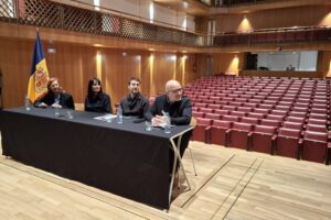 Reunión en la Fundació ONCA con Joan Anton Rechi y otros participantes