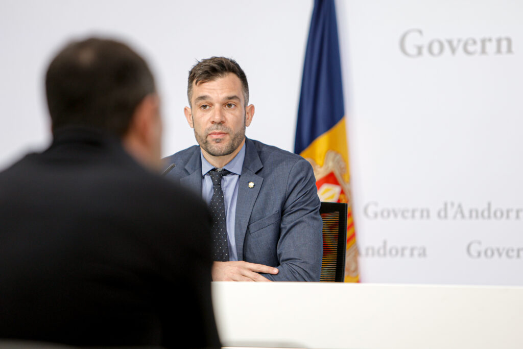 Presentación de mejoras en el transporte público en Andorra con nueva línea L7.