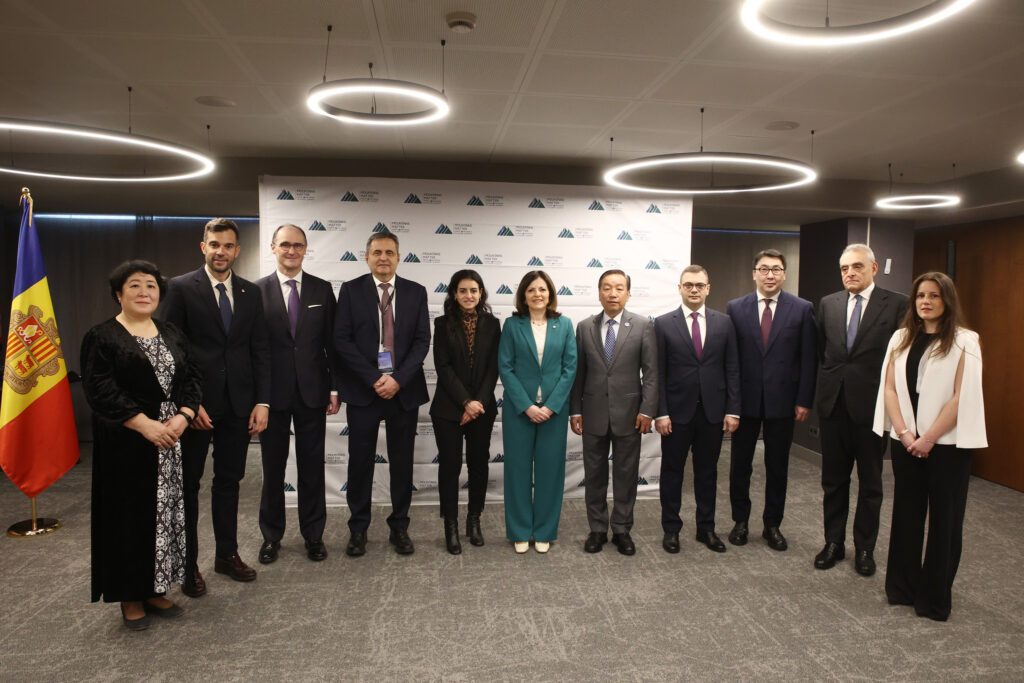 Representantes en la reunión del Mountain Partnership en Andorra