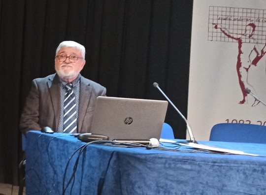 Dr. Josep Maria Fernàndez i Novell en conferencia sobre química