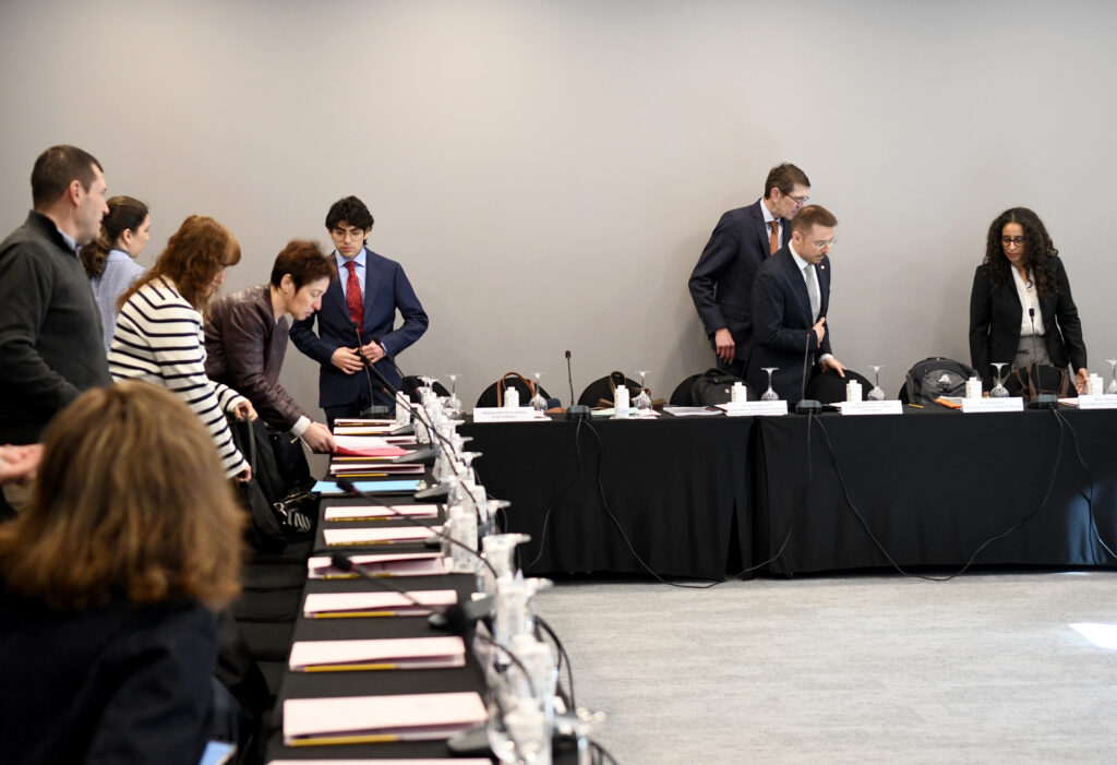 Participantes en mesa redonda sobre tráfico de seres humanos en Andorra