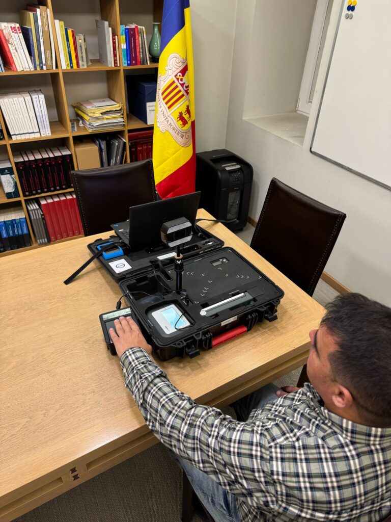 Captura de datos biométricos para renovación de pasaporte en embajada de Andorra en Lisboa