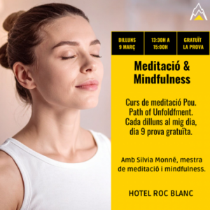 Mujer meditando en un taller de mindfulness en Escaldes-Engordany.