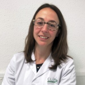 Investigadora en conferencia sobre infecciones tras prótesis de rodilla