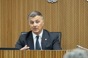 Marc Rossell presentando la estrategia de transformación digital en Andorra