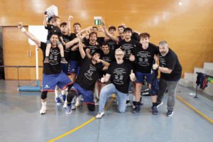 Equipo Sénior B del BC MoraBanc Andorra celebrando su ascenso a la Copa Catalunya