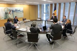 Reunión de la Junta de Presidents discutiendo comisiones legislativas