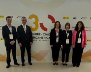 Ester Cervós y Alain Cabanes en conferencia sobre infancia y juventud en Zamora