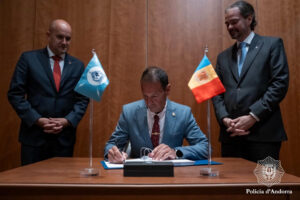 El director de Policía de Andorra firma un acuerdo con INTERPOL en Toledo.