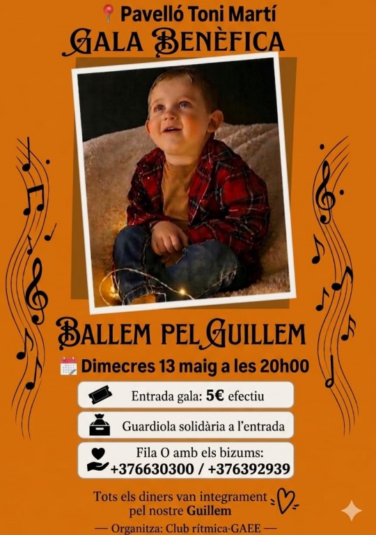 Niño sonriente en la gala benéfica Ballem pel Guillem en Andorra