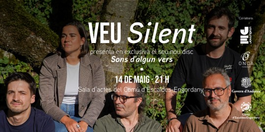 Grupo musical Veu Silent presentando su nuevo disco en un concierto