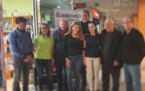 Grupo de personas en un evento cultural en Andorra