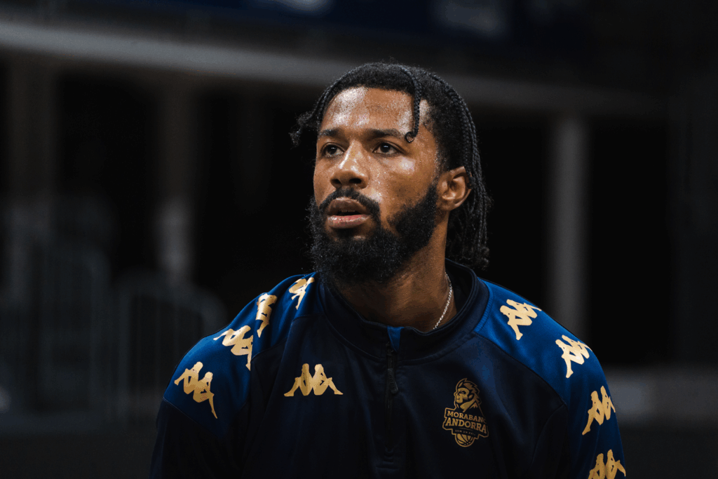 Jugador del MoraBanc Andorra en un partido de baloncesto