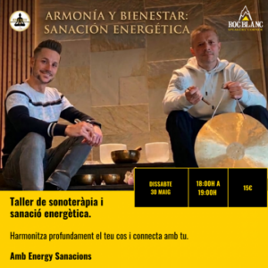 Dos hombres participando en un taller de sonoterapia y sanación energética