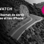 Usuario disfrutando de actividades al aire libre con Apple Watch y MultiSIM