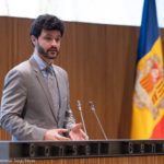 Cerni Escalé discutiendo sobre la crisis de la vivienda en Andorra