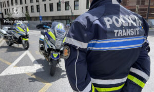 Policía de Andorra realizando controles viales en motocicletas y bicicletas