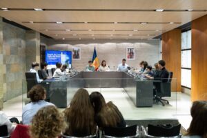 Reunión del Consell d’Adolescents en las Valls del Nord sobre propuestas de transporte y ocio.