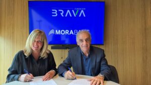 Firma de acuerdo entre MoraBanc y Fundación Brava para iniciativas culturales