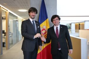 Xavier Cañada entrega informe anual al síndic general Carles Ensenyat