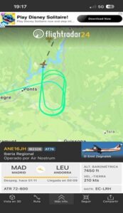 Mapa de vuelo mostrando circuitos de espera en la ruta Andorra-Madrid