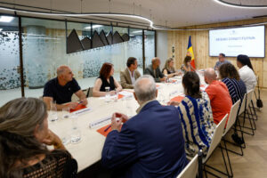 Reunión de la Visura Ciudadana en Andorra con varios miembros presentes.
