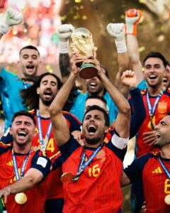 Jugadores de la selección española celebrando la victoria en el Mundial 2026