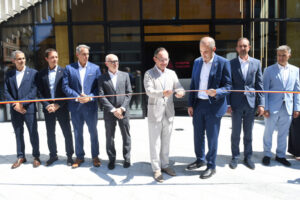 Inauguración del NODE en Andorra la Vella con autoridades cortando cinta