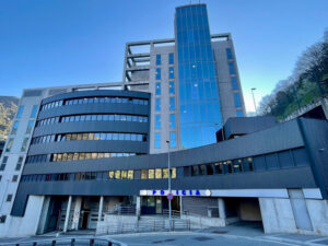 Edificio de la Policía en Escaldes-Engordany con fachada moderna y eficiente