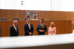 El síndic y subsíndica de Andorra con el ministro de Exteriores de Chipre