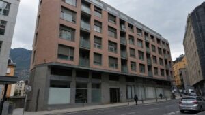 Recreación del edificio Fener 16, donde 36 hogares y tres negocios esperan conocer las decisiones de la nueva propiedad.
