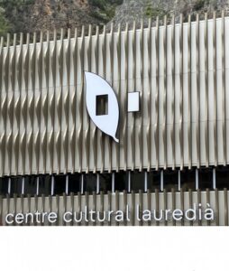 Fachada del Centre Cultural Lauredià en Sant Julià de Lòria