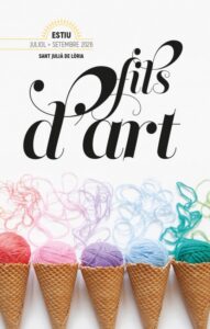 Cartel del evento Fils d'Art con hilos de colores en conos de helado