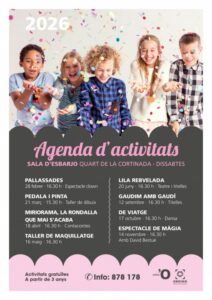 Niños disfrutando de un espectáculo de títeres en Ordino
