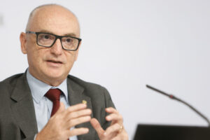 Ramon Lladós discutiendo sobre la ley de liquidez en Andorra