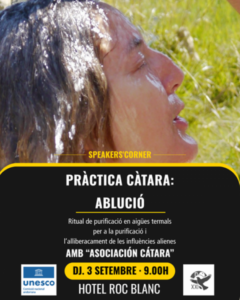 Persona participando en un taller de purificación en aguas termales